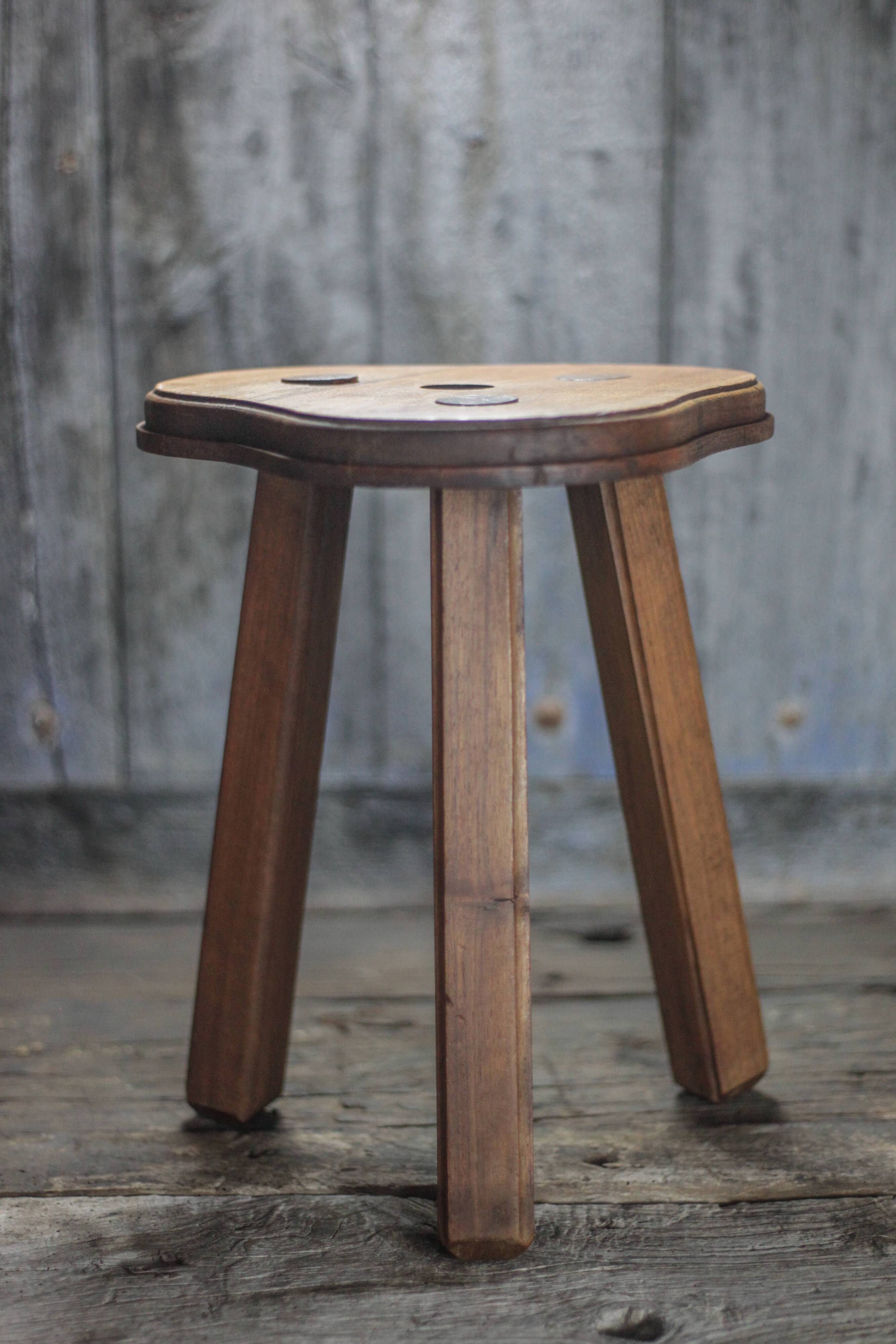 Tabouret vintage, tabouret bois, tabouret tripode , tabouret trilobé, porte