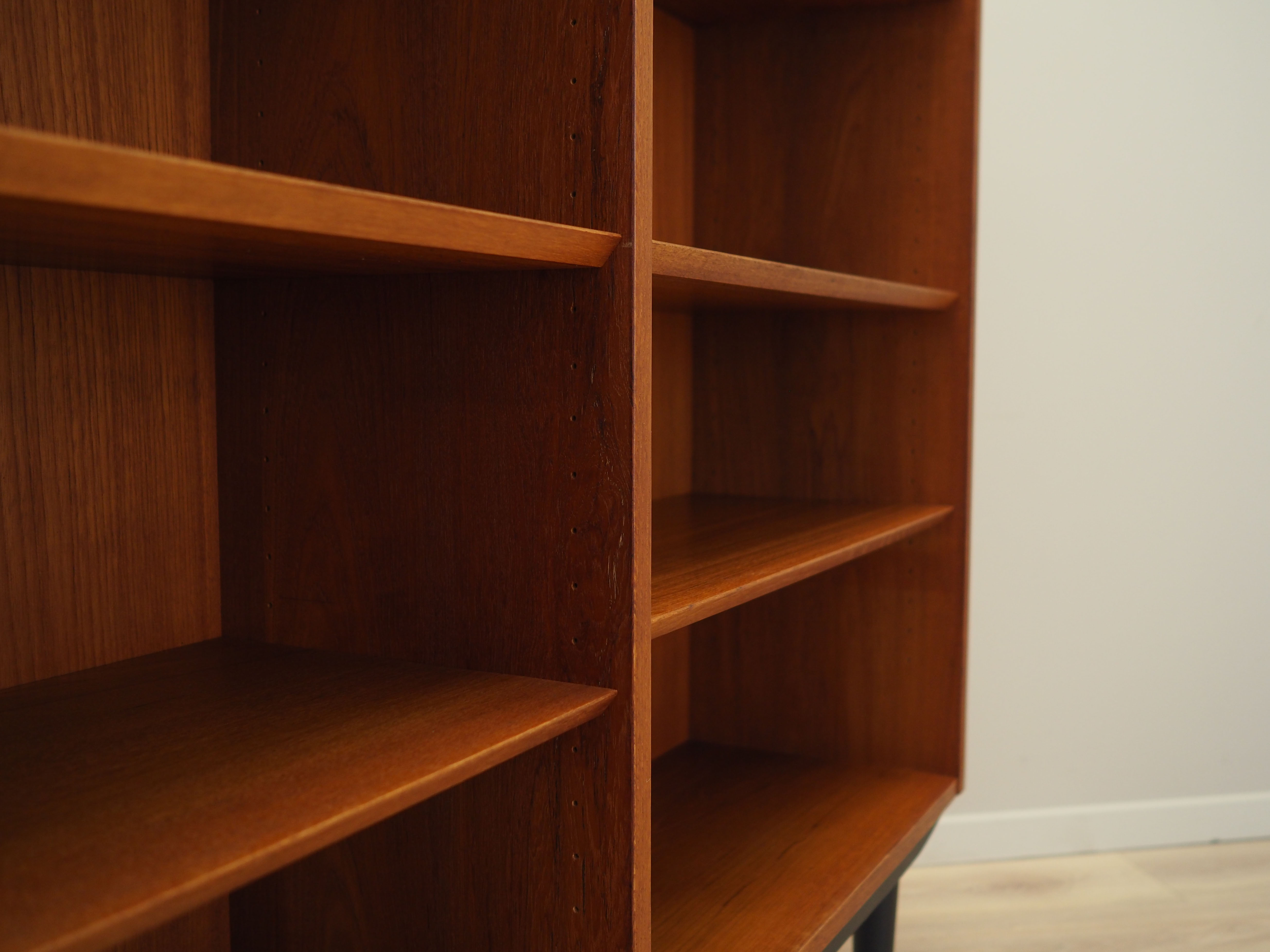 Teak bookcase danish design 1970s by Hundevad & Co
