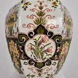Makkum Tichelaar lidded pot, hand-painted porcelain – Dutch