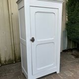 Armoire parisienne vintage blanche
