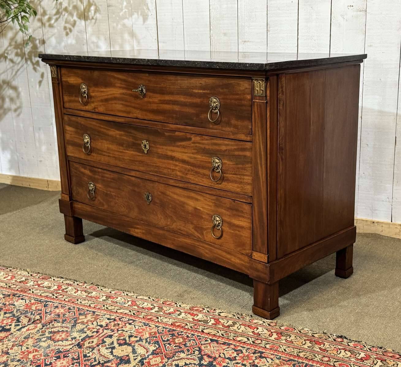 Commode Empire en acajou et dessus marbre XIXème