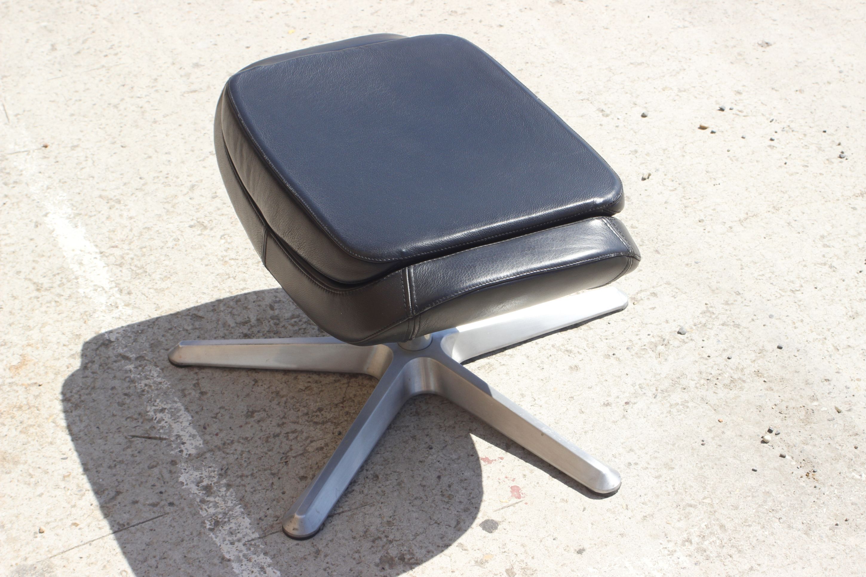 Ottoman Vintage in Leather and Aluminium, 1970s
