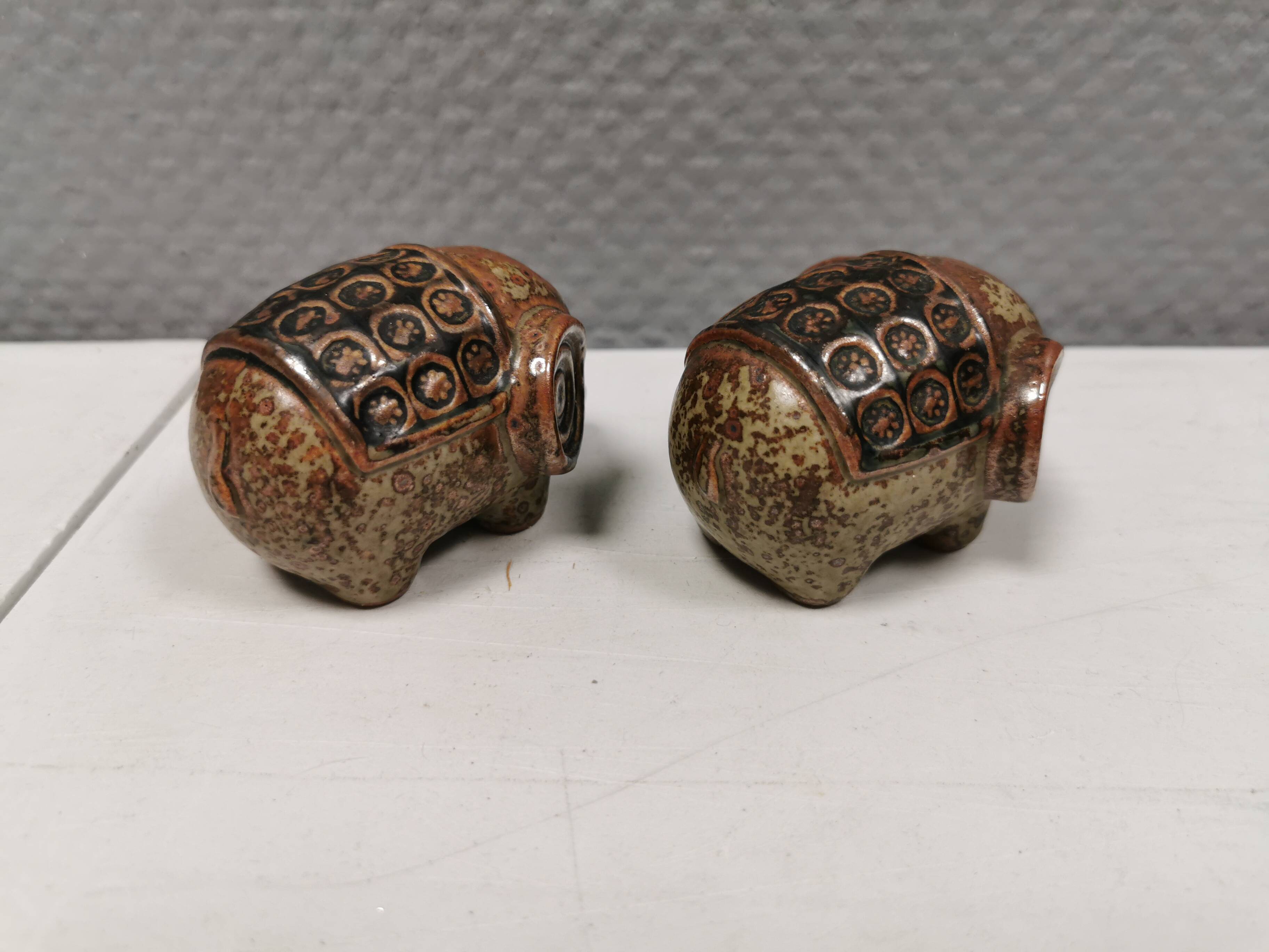 Ceramic elephants as salt and pepper sets made for Danish Søholm 1970-1980s.