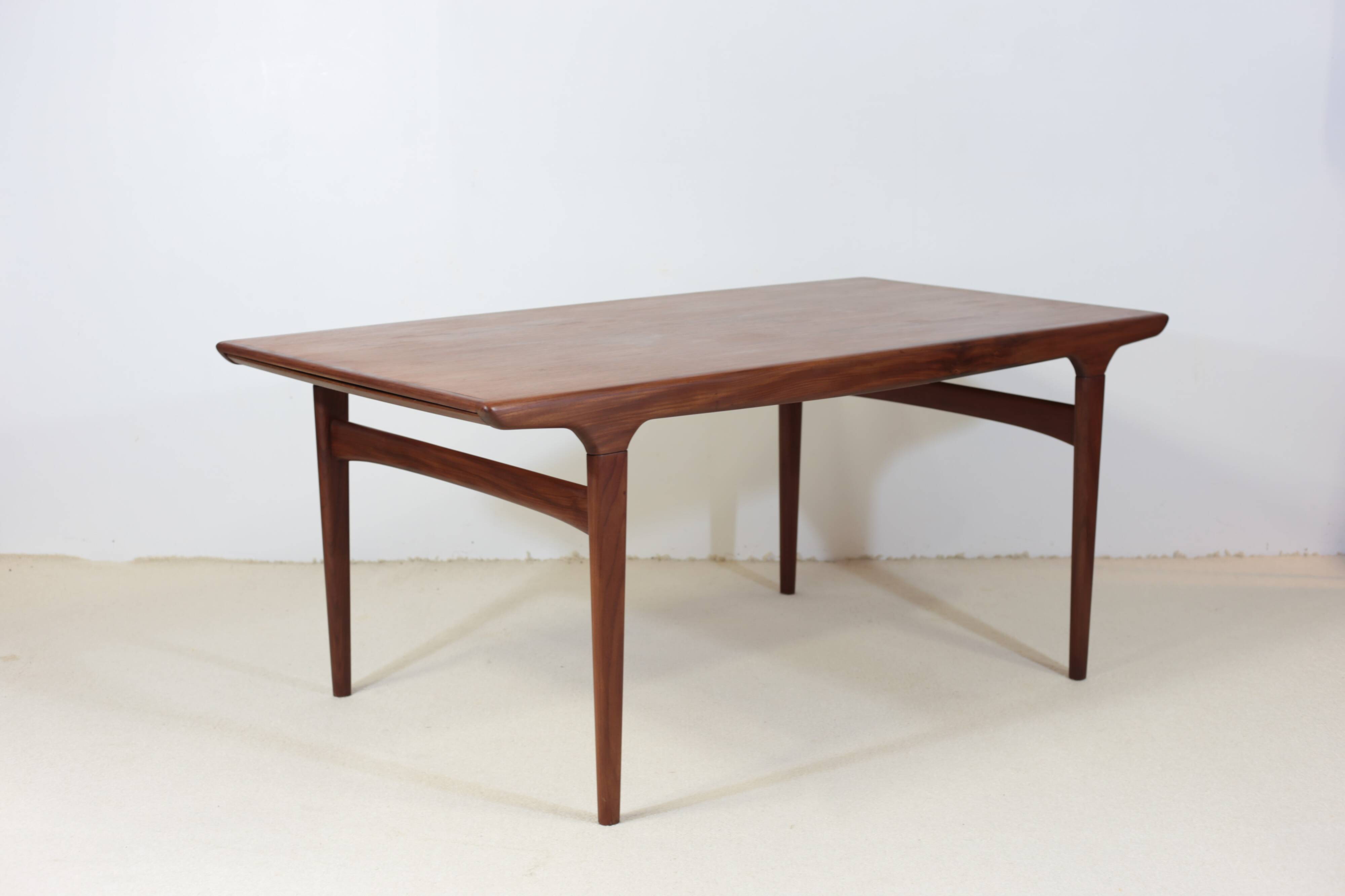 Johannes Andersen dining table
