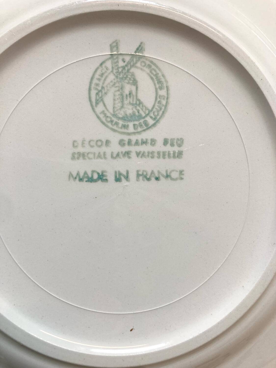 Many dessert plates Moulin des Loups