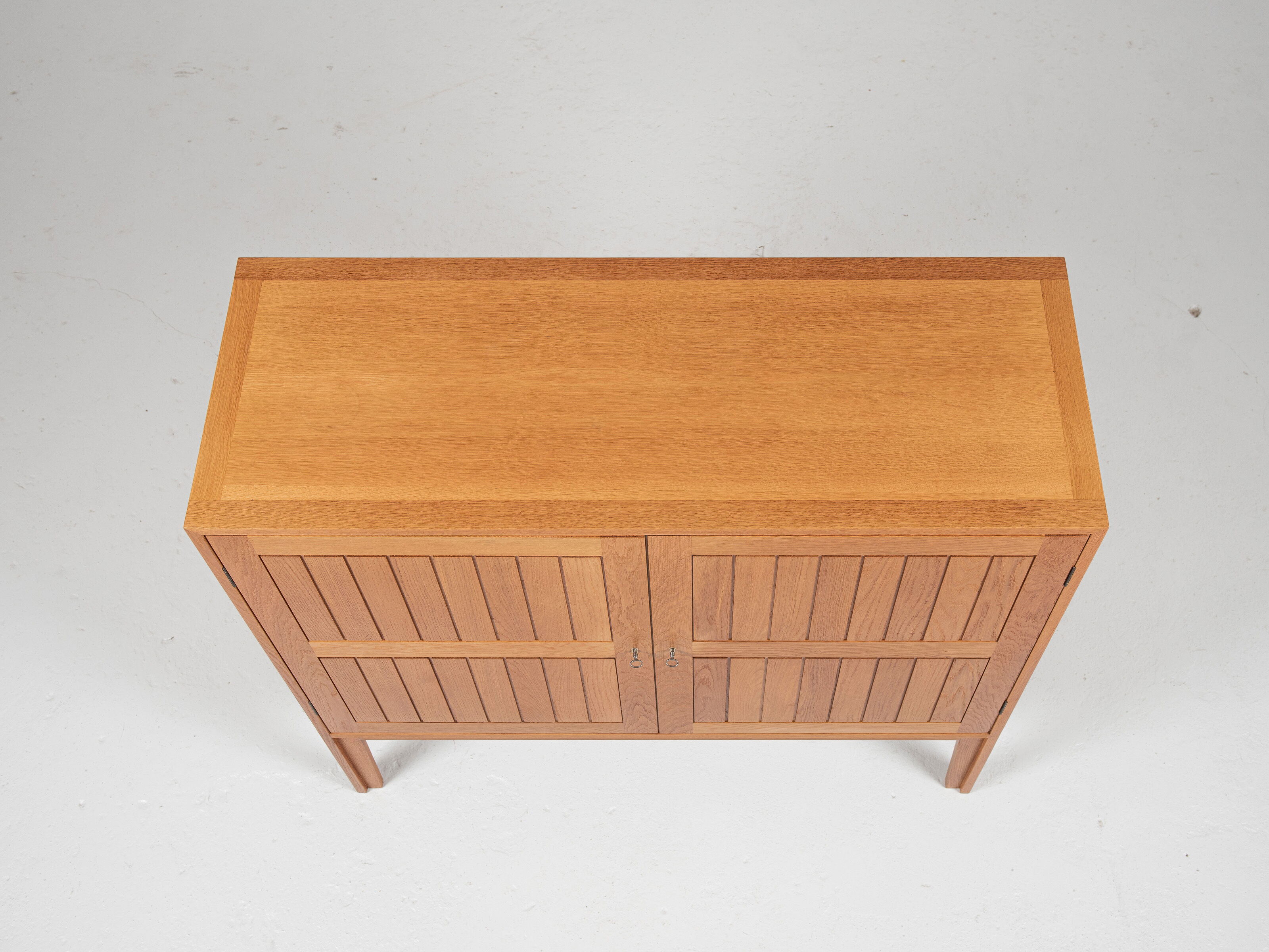Midcentury Danish cabinet in oak by Kurt Østervig for Vamo 1960s