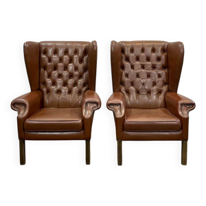 Paire de fauteuils Chesterfield - oreilles