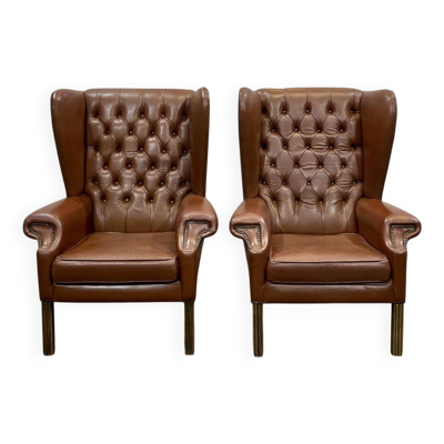 Paire de fauteuils Chesterfield à oreilles en cuir marron des années 70