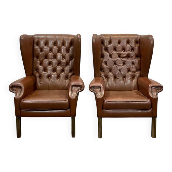 Paire de fauteuils Chesterfield à oreilles en cuir marron des années 70