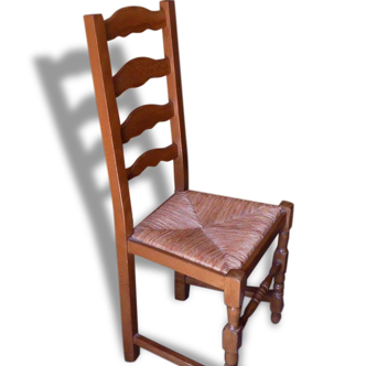 Dining room chair