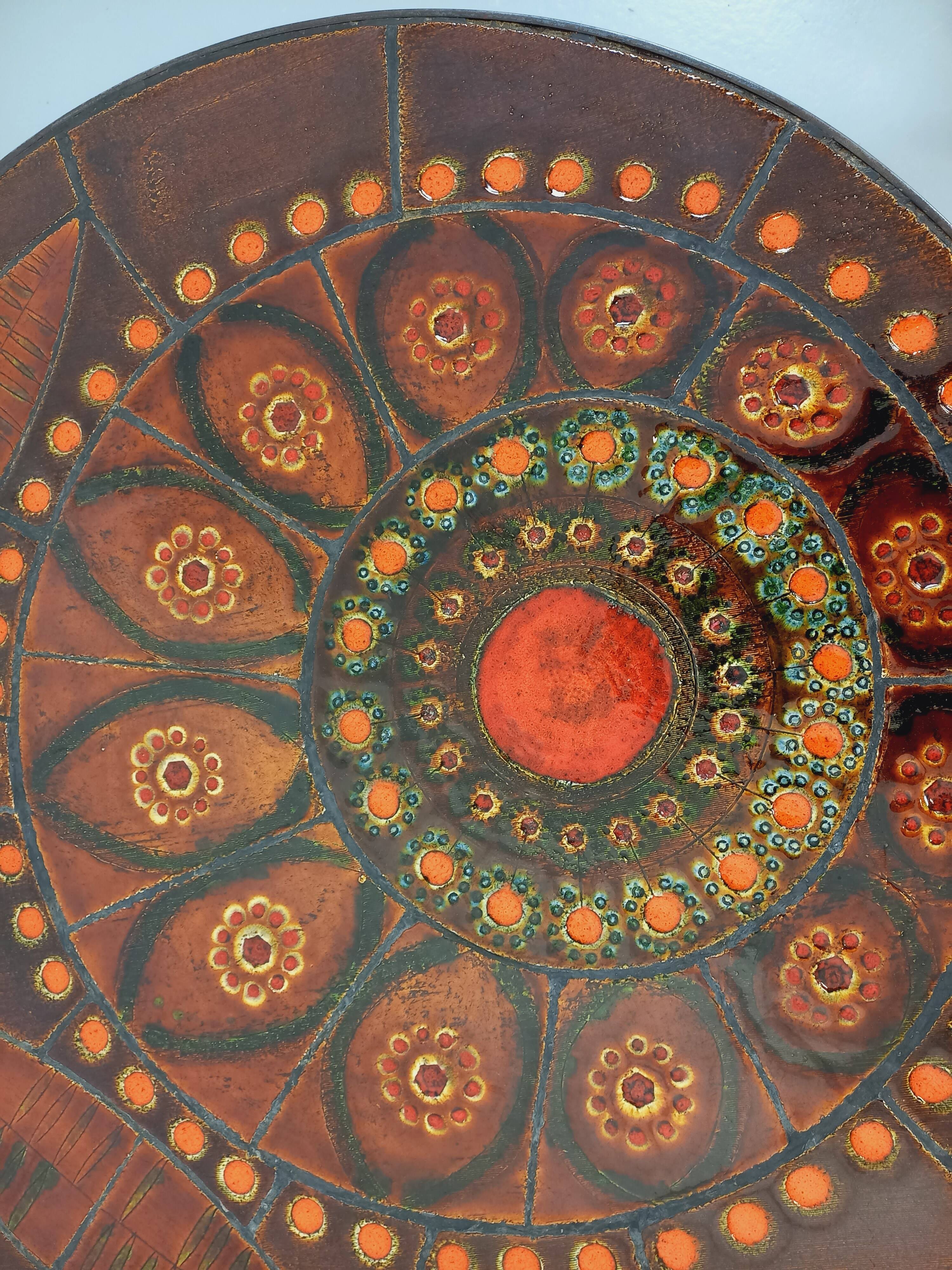 Vintage round coffee table from the 60s 70s by Raymond Corroyez in ceramic