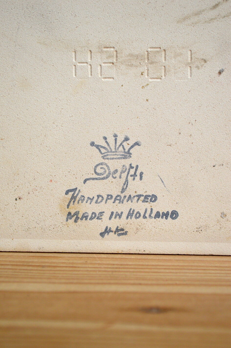 Delfts earthenware tile