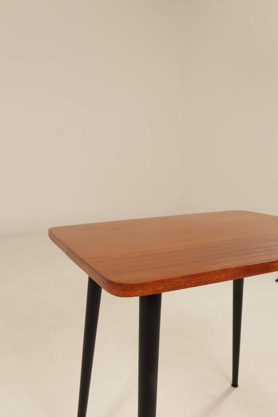 Vintage coffee table modern design 1970 mahogny