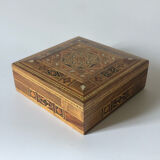 Jewelry box in wood and mother-of-pearl