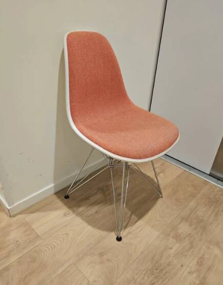 Vitra meeting chair in Froly fabric