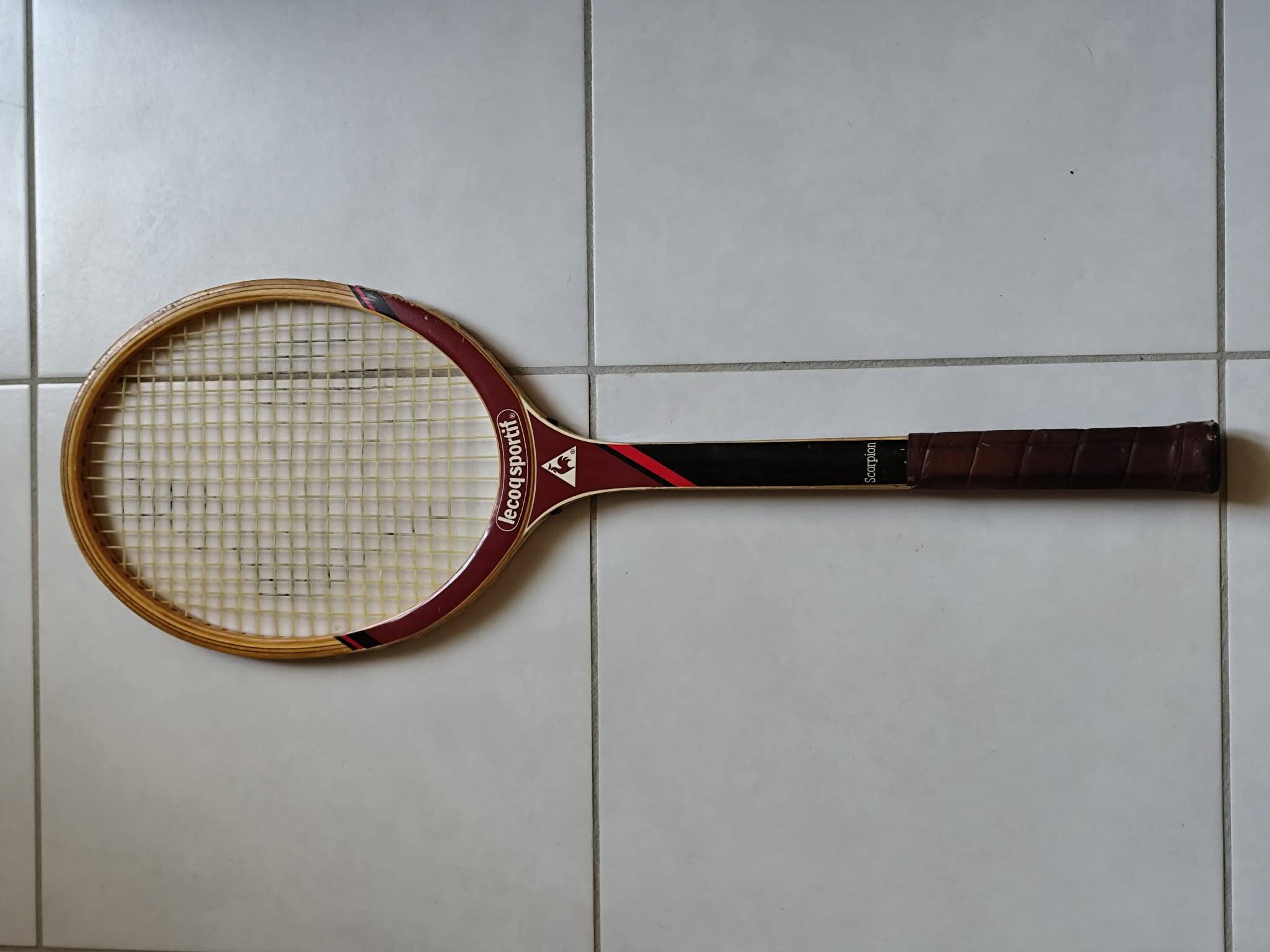 Racket Le Coq Sportif model Scorpion "Endorsed by Roscoe Tanner"