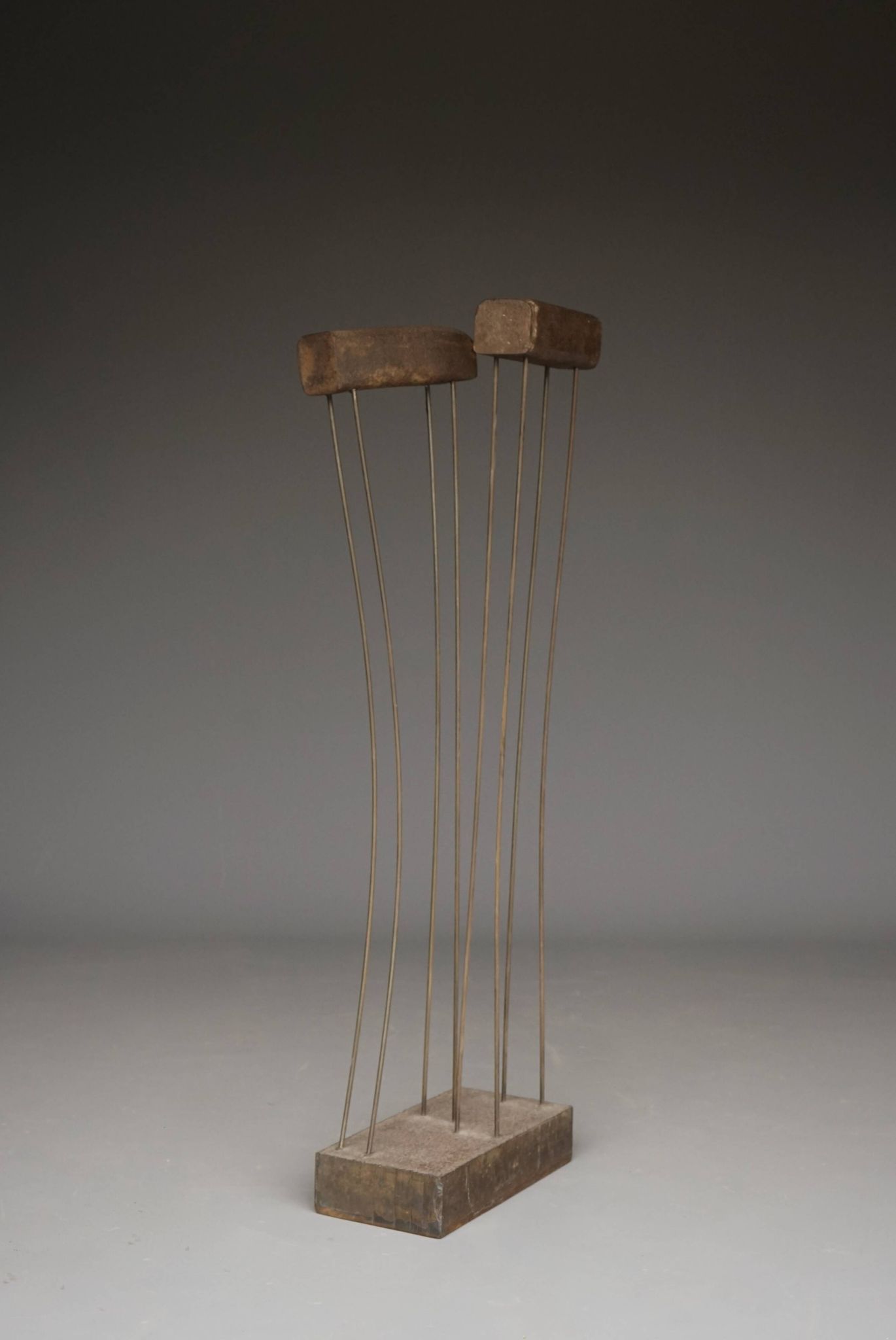 Sculpture cinétique abstraite en métal, dans le style de Harry Bertoia, années 1960