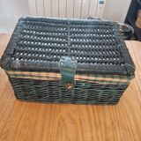 Vintage green wicker picnic basket – tartan interior