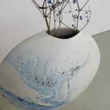 Vase ovale blanc et bleu