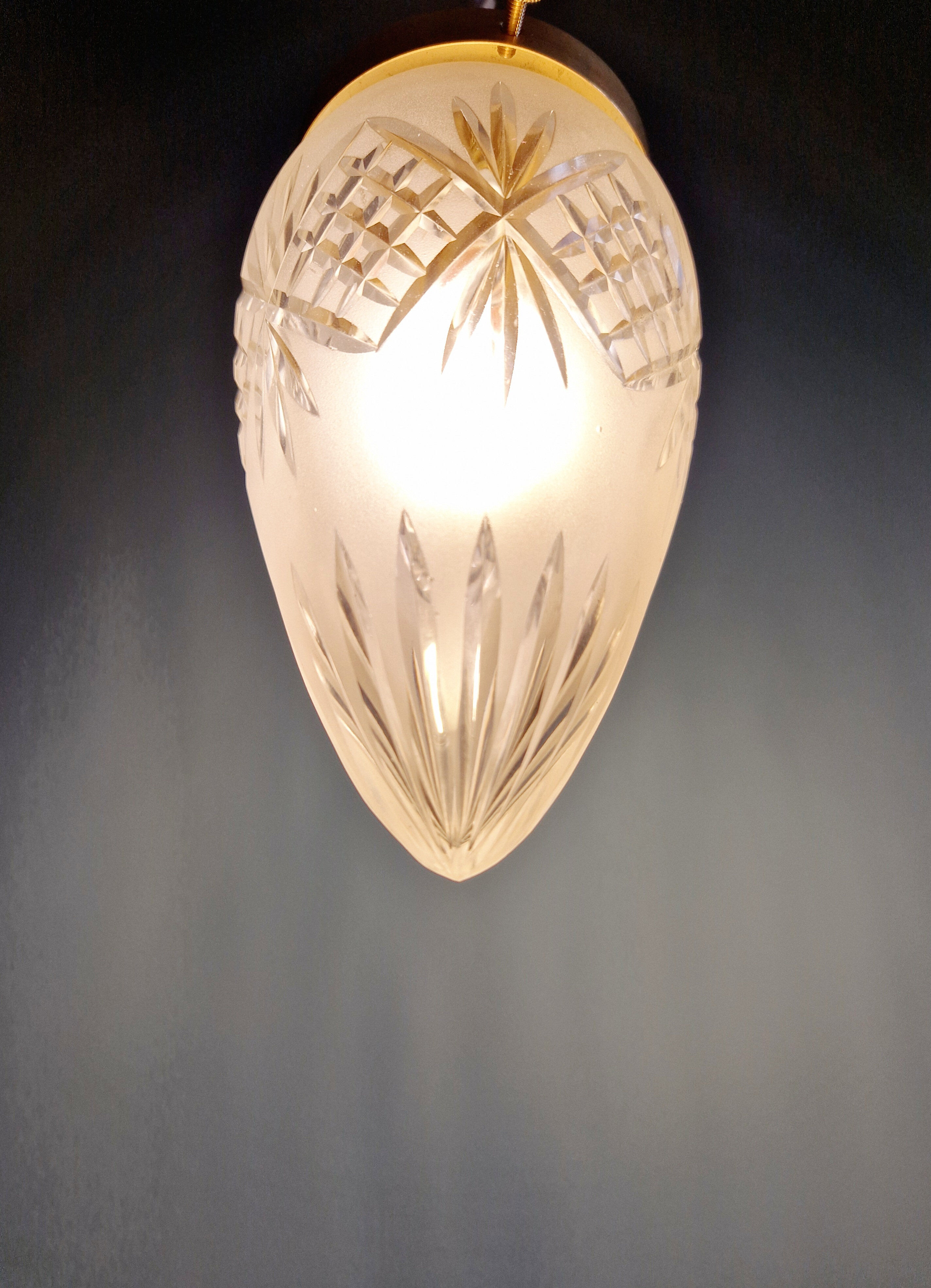 Frosted crystal suspension (3 available), early 20th century.