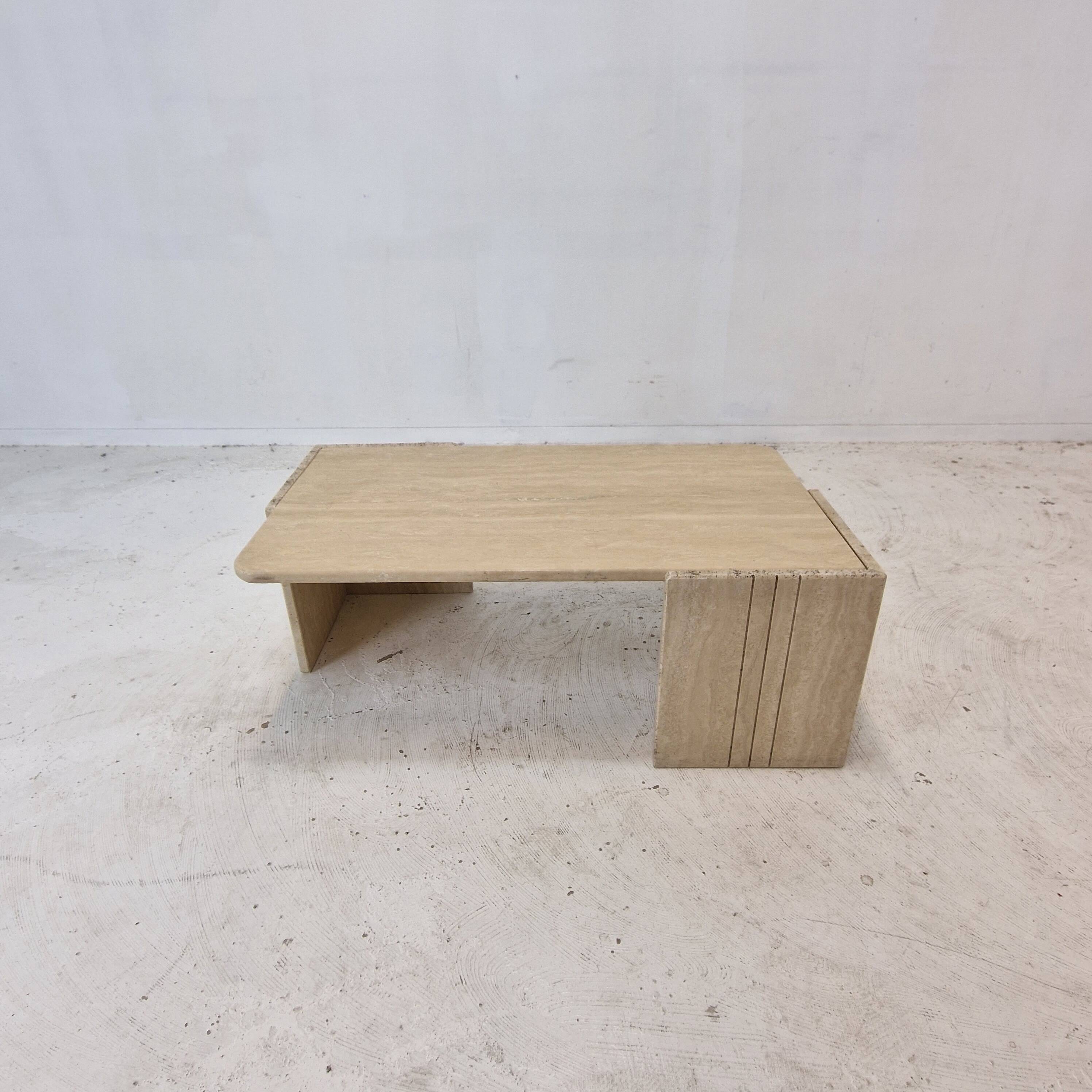 Italian Coffee Table in Travertine, 1980s