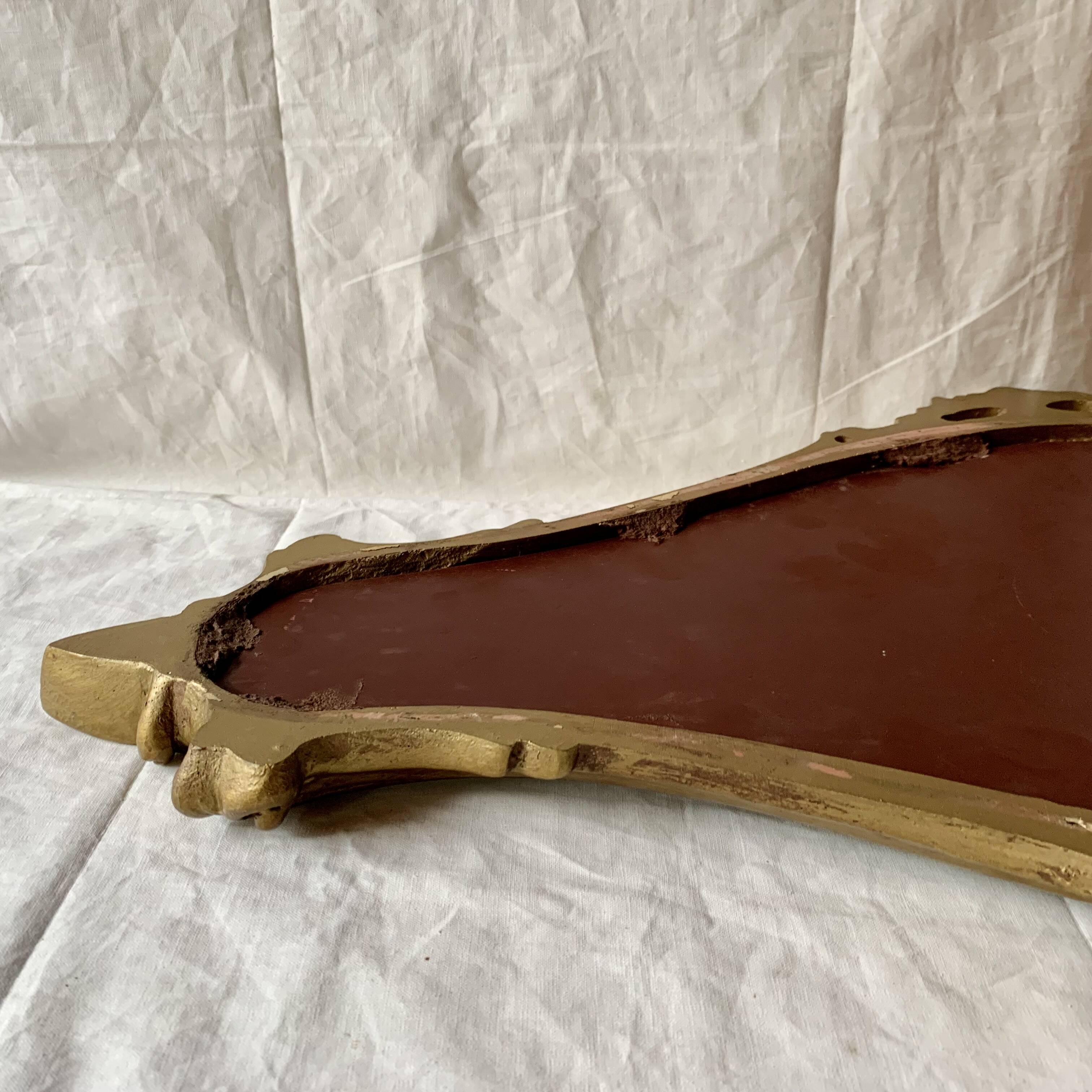 Vintage shell mirror in gold plaster