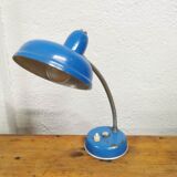 Articulated desk lamp