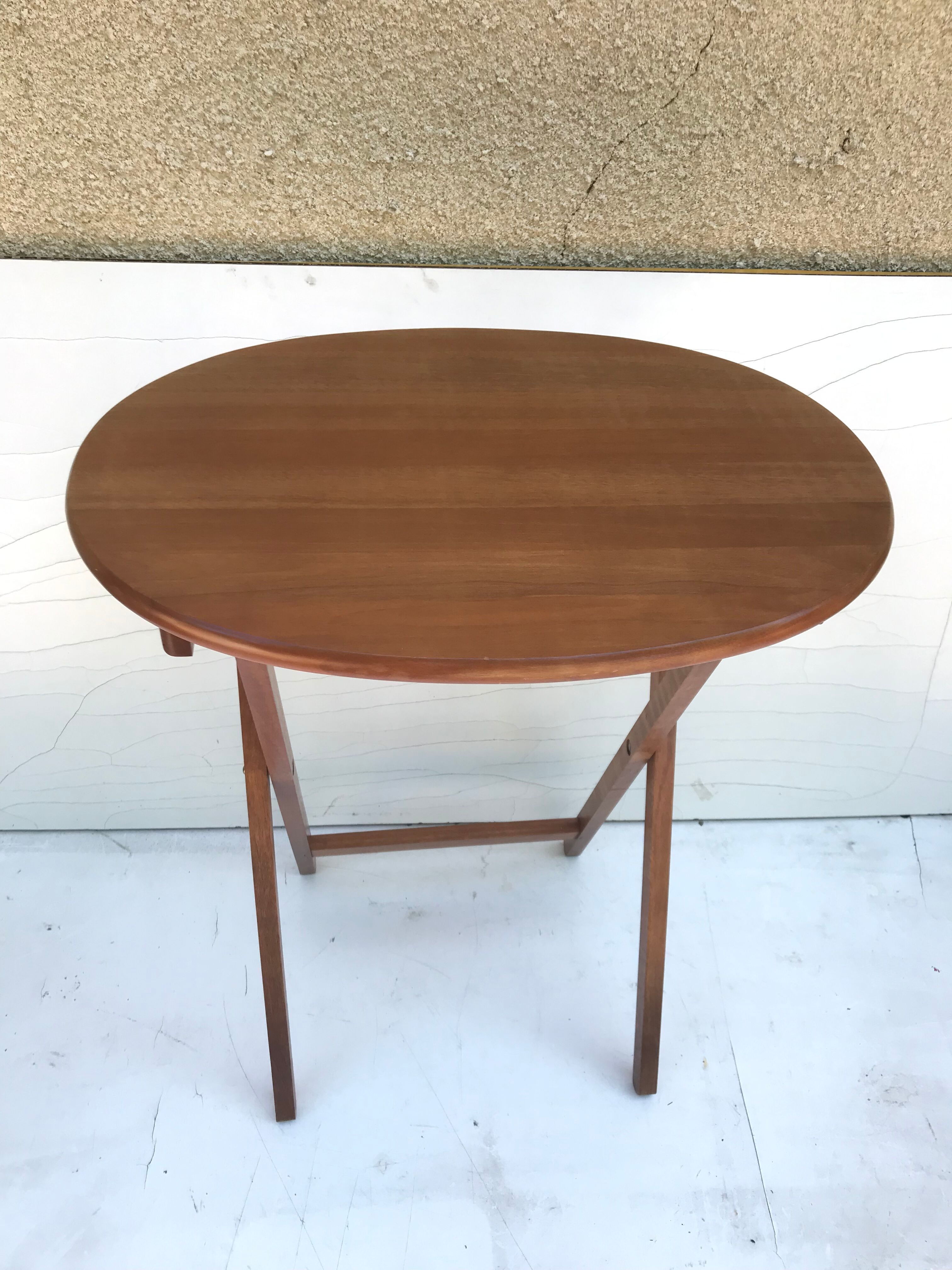 Paire de tables pliantes