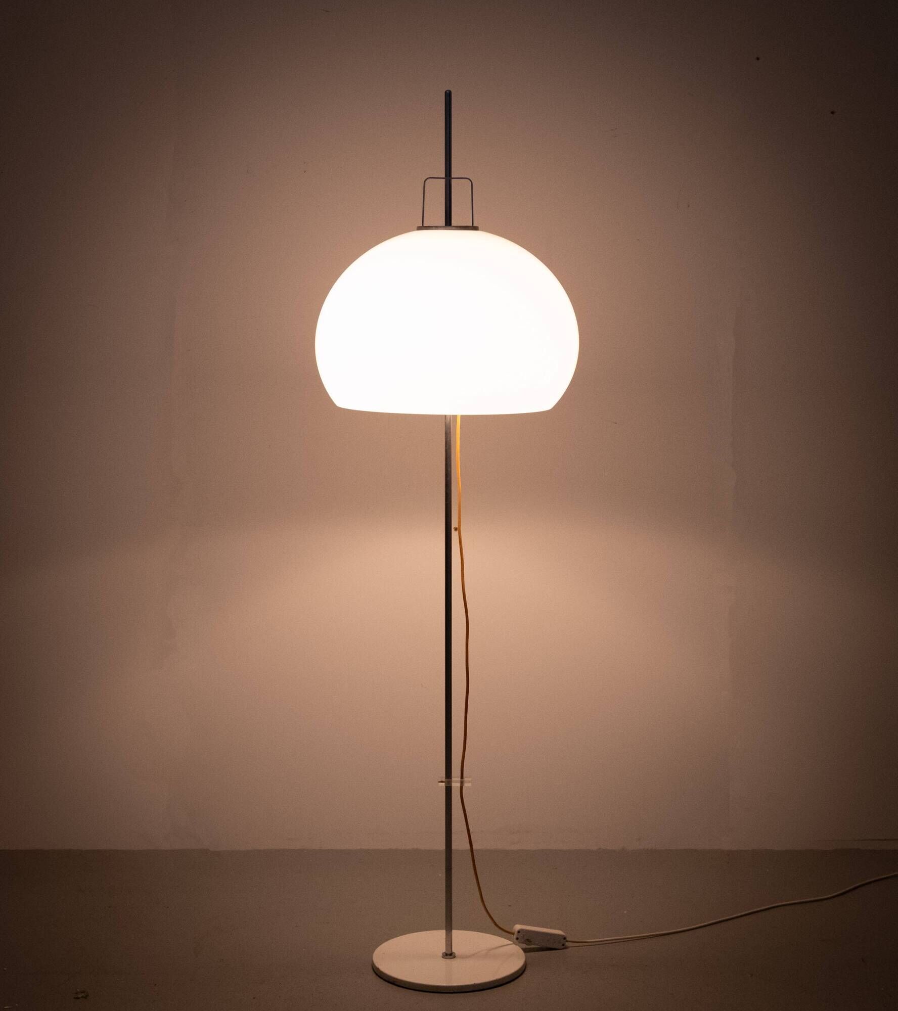 "Lucerna" floor lamp in chrome-plated steel by Harvey Guzzini for Meblo 196