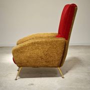 Fauteuil tissu rouge et jaune moutarde style bouclette 1970