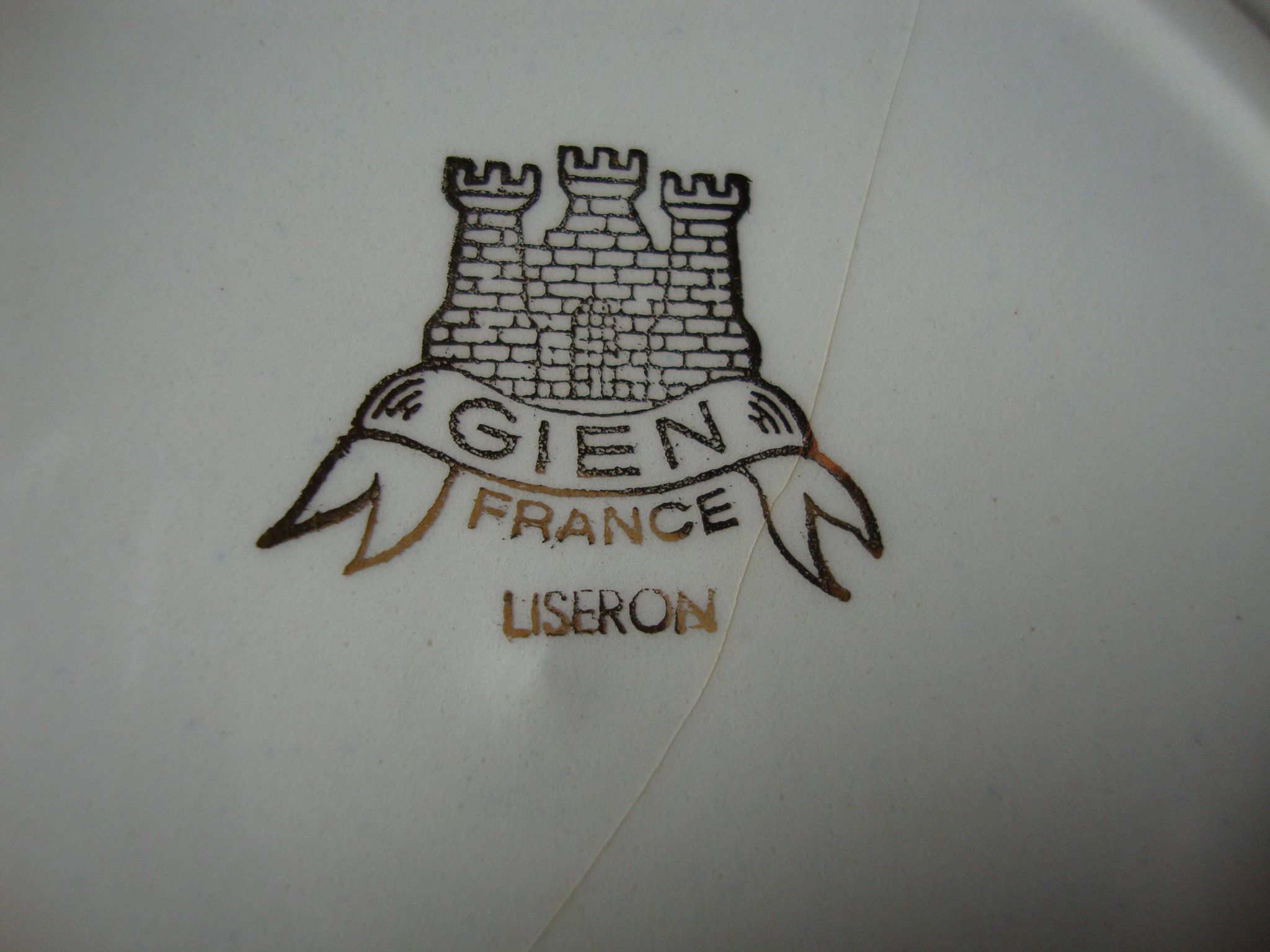 5 Assiettes à dessert Gien à décor " Liseron "