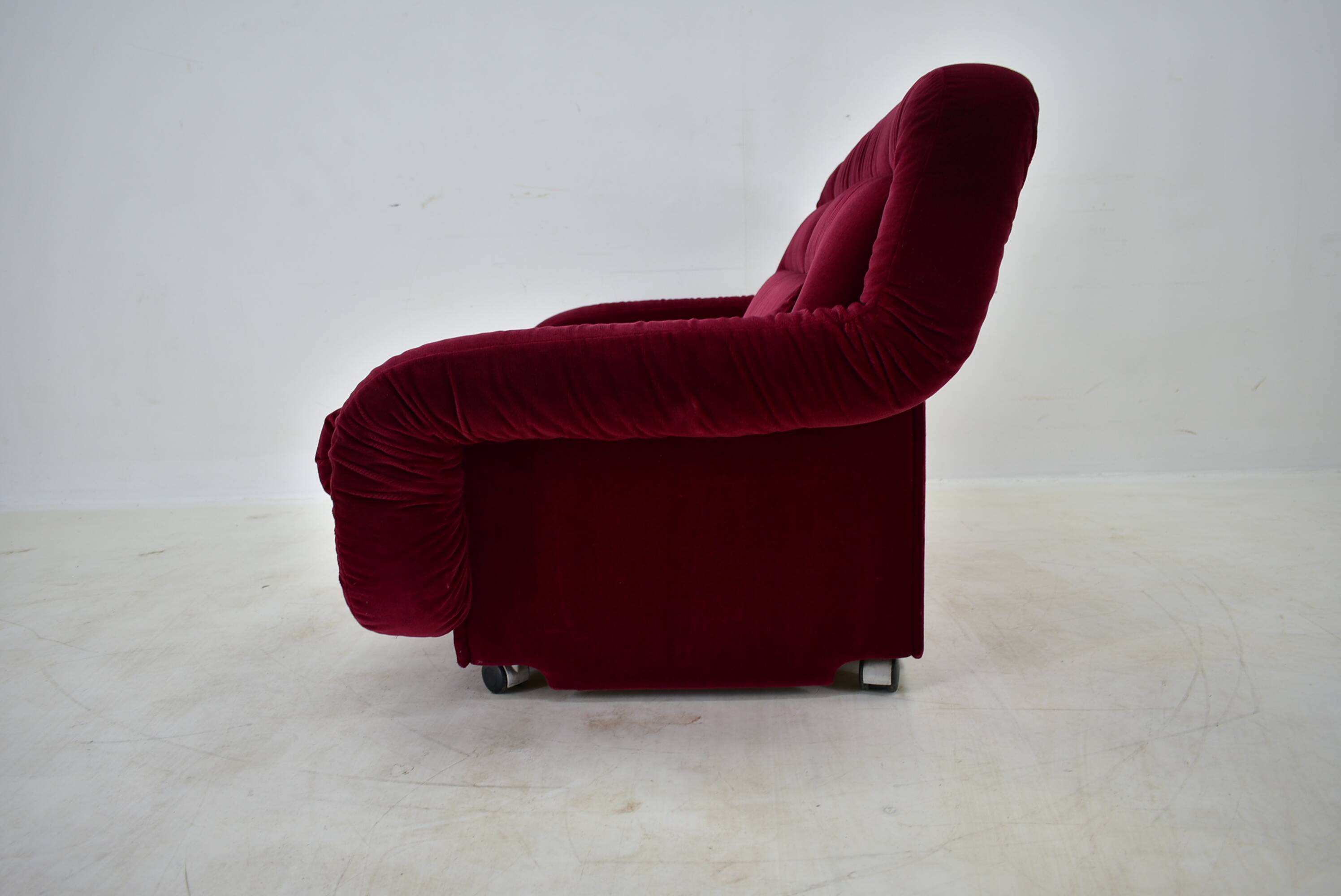 Two-seater canapé, rare from the 1970s, Italy.