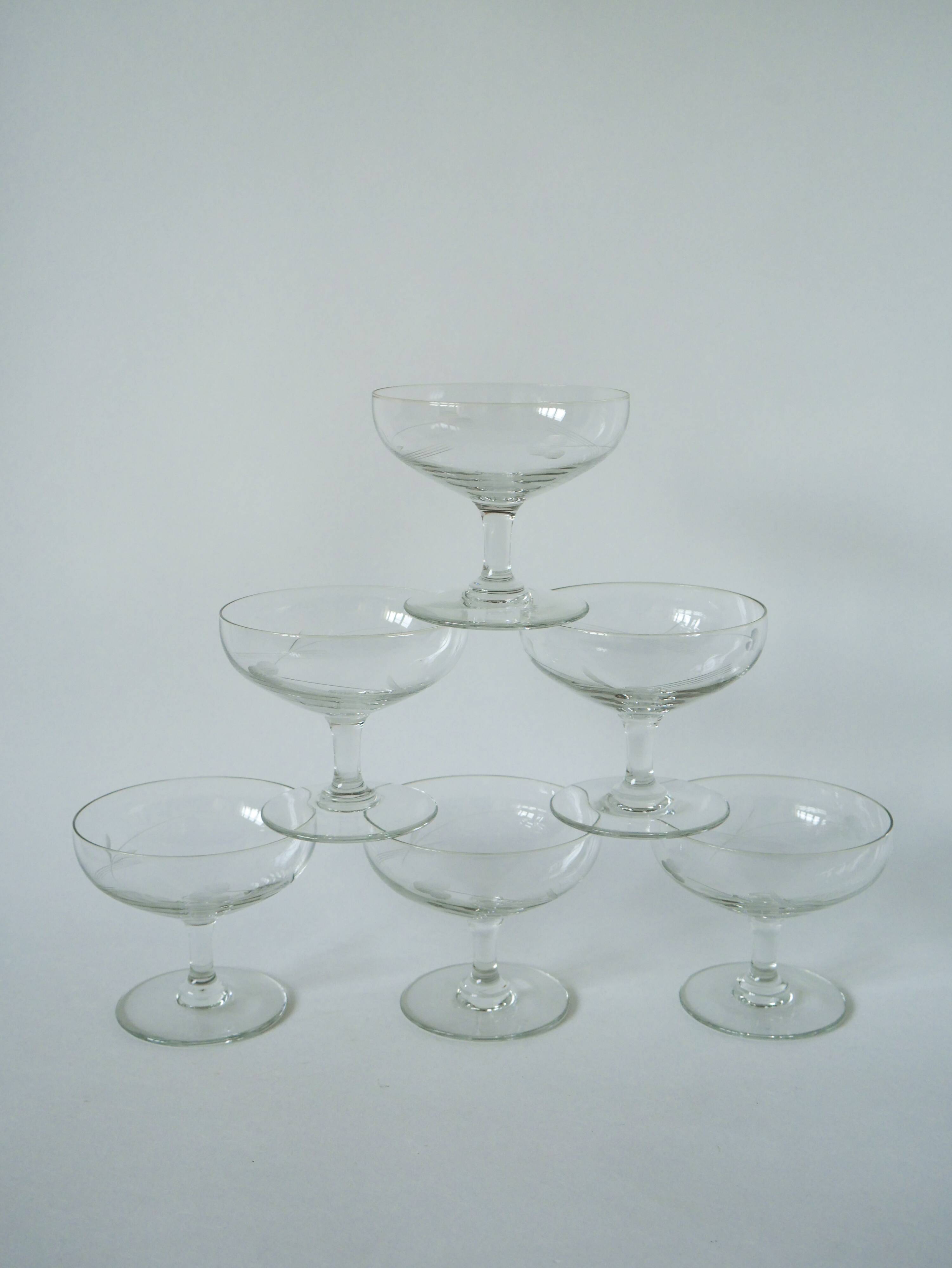 set of 6 engraved crystal champagne glasses 1950 8 X 9.5 cm