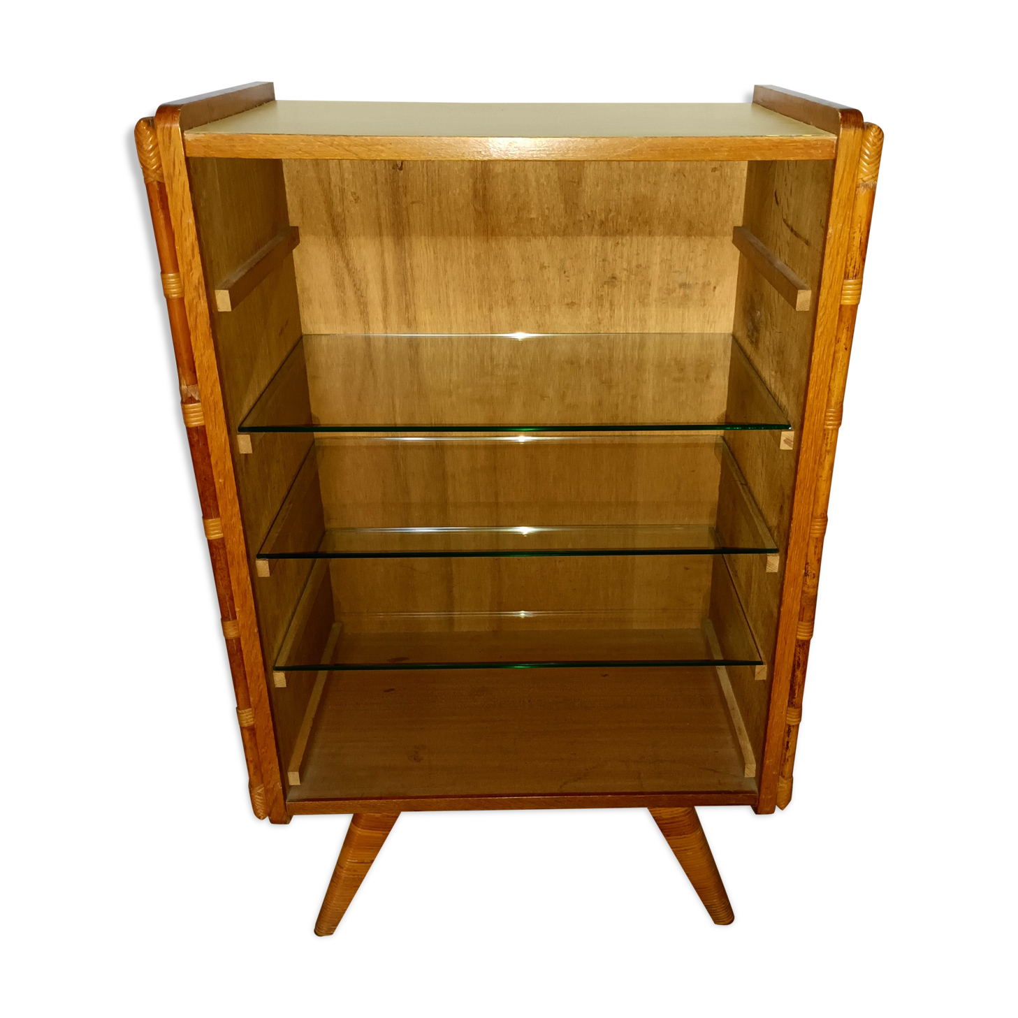 Bibus has 3 wooden and bamboo shelves from the 50s