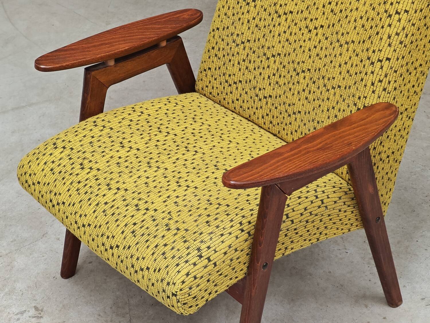 Pair of Yellow armchairs by Jaroslav Smidek for Ton (Thonet) Expo 58