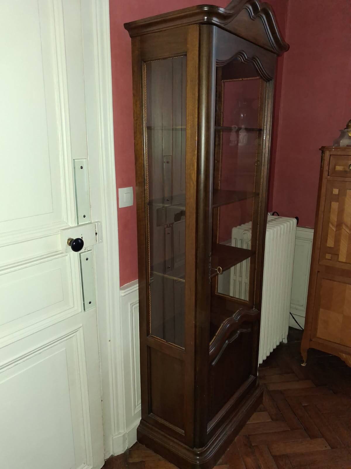 Classic style showcase in varnished wood