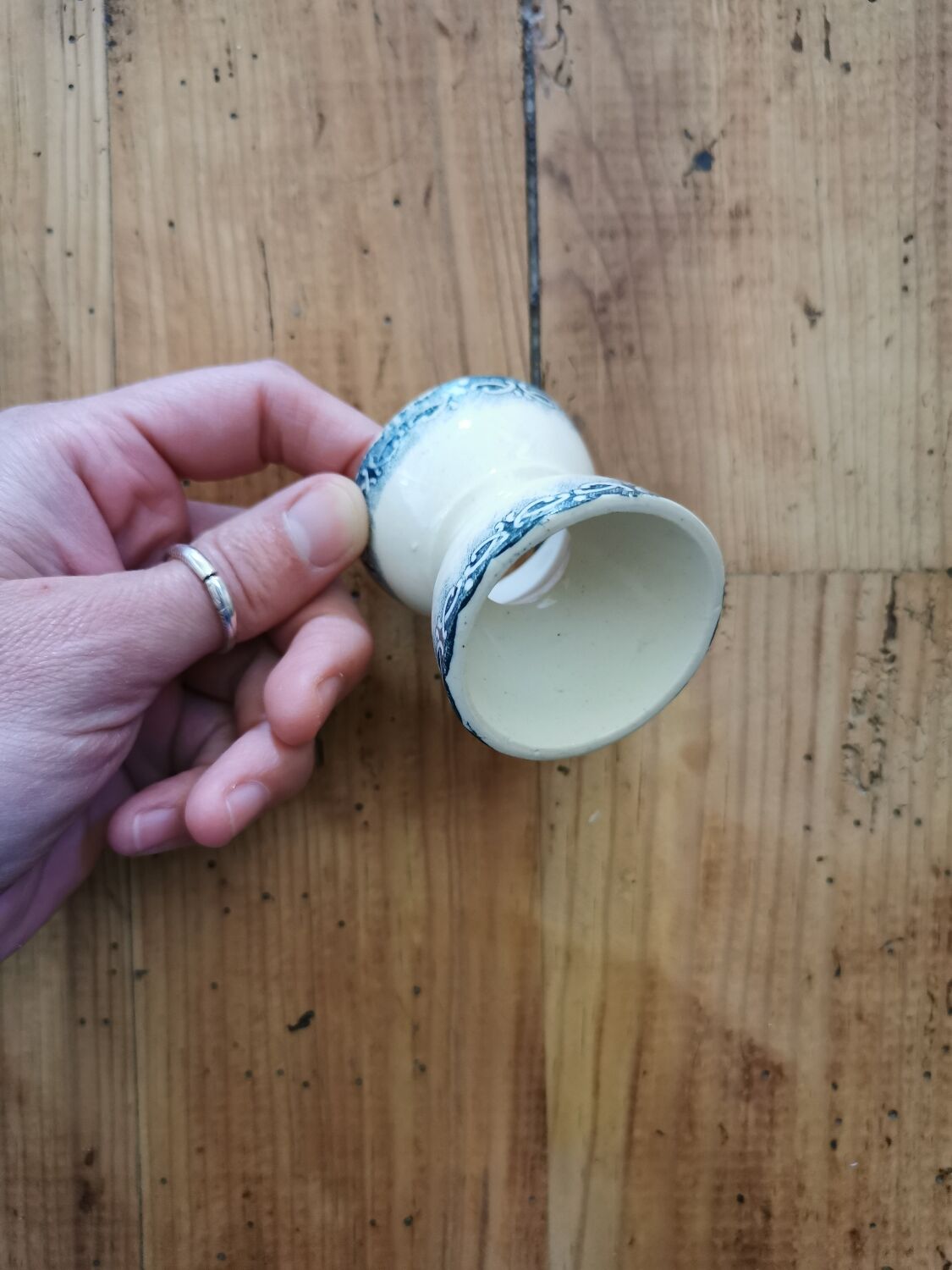 Coquetier diabolo ancien terre de fer