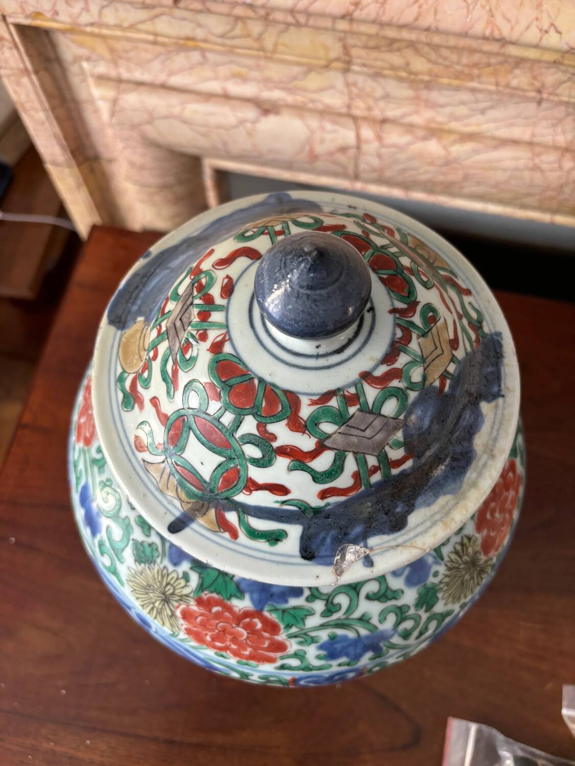 China 18th century Baluster covered pot in polychrome porcelain