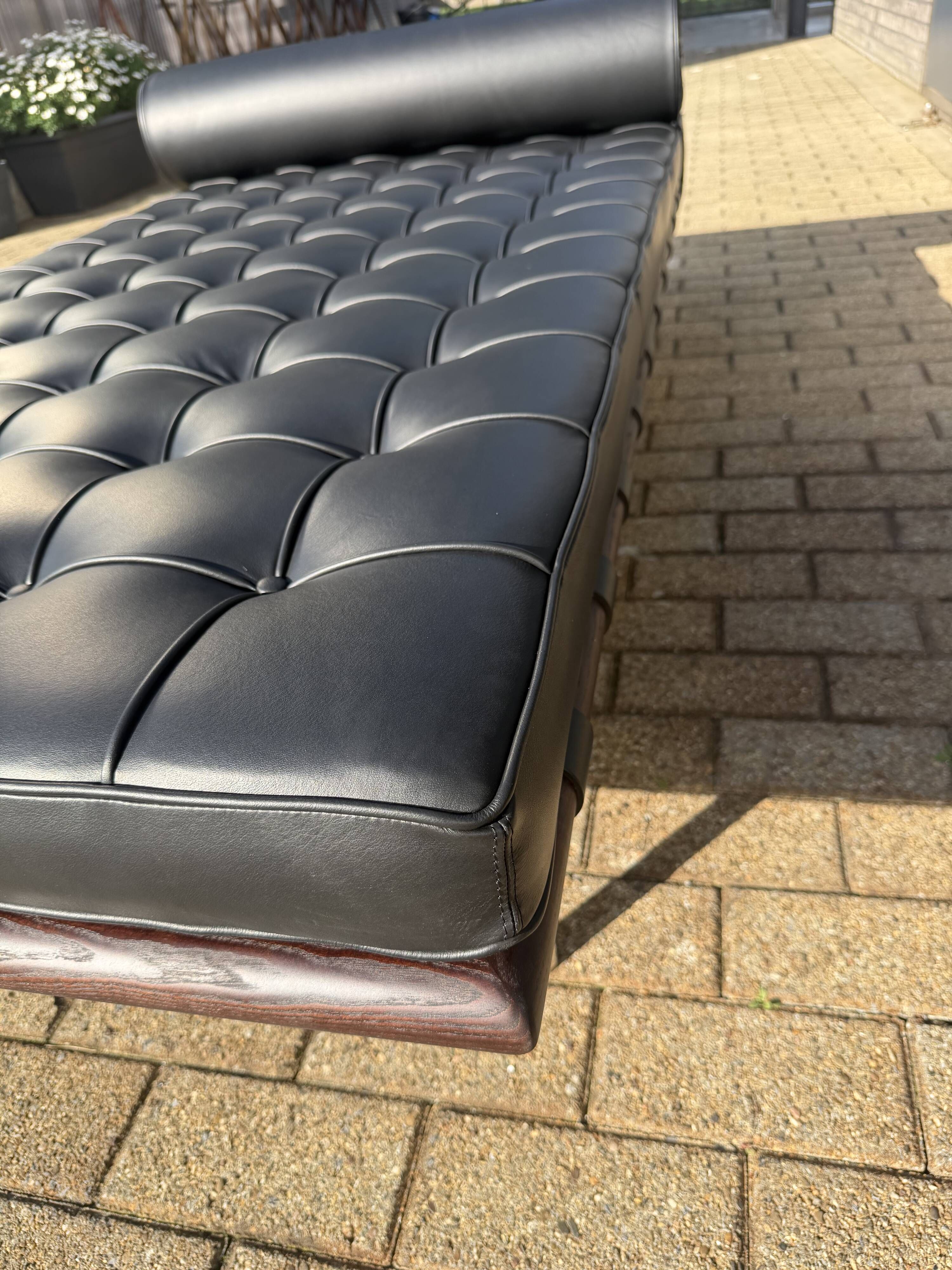 Knoll Barcelona Daybed Black Sabrina leather AS NEW!! Mies van der Rohe