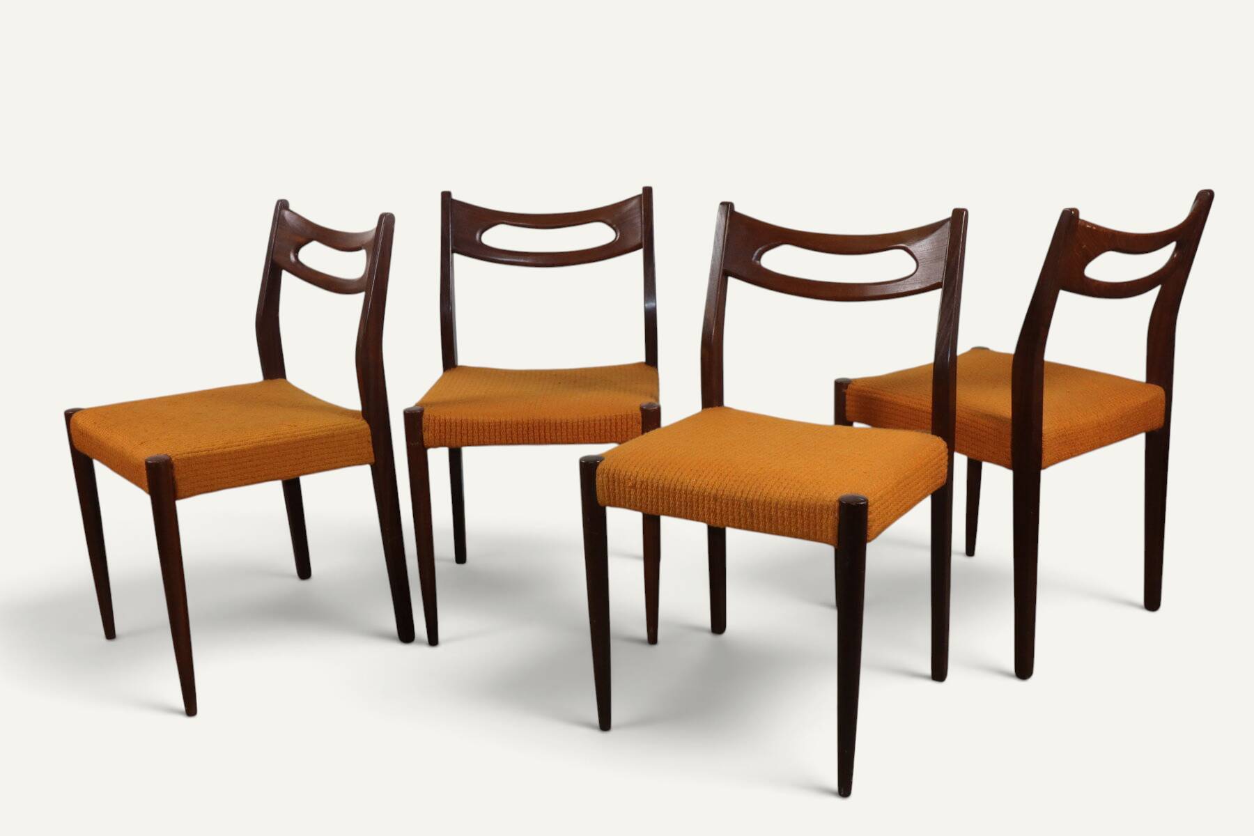 Set of 4 vintage teak and orange wool chairs – 1960s