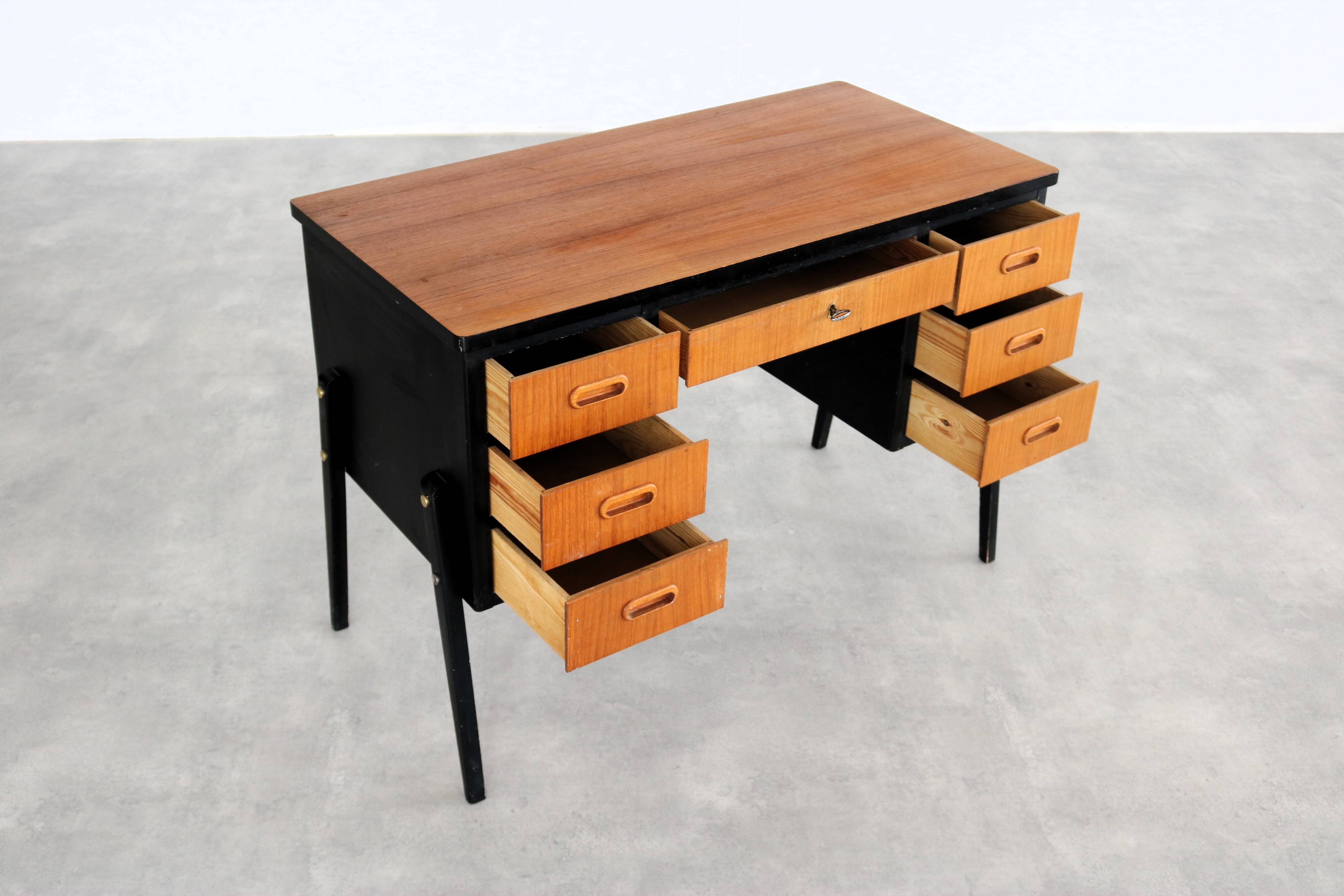Vintage desk | desk | 60s | sweden