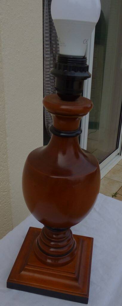 Solid cherry wood lamp base - Excellent condition