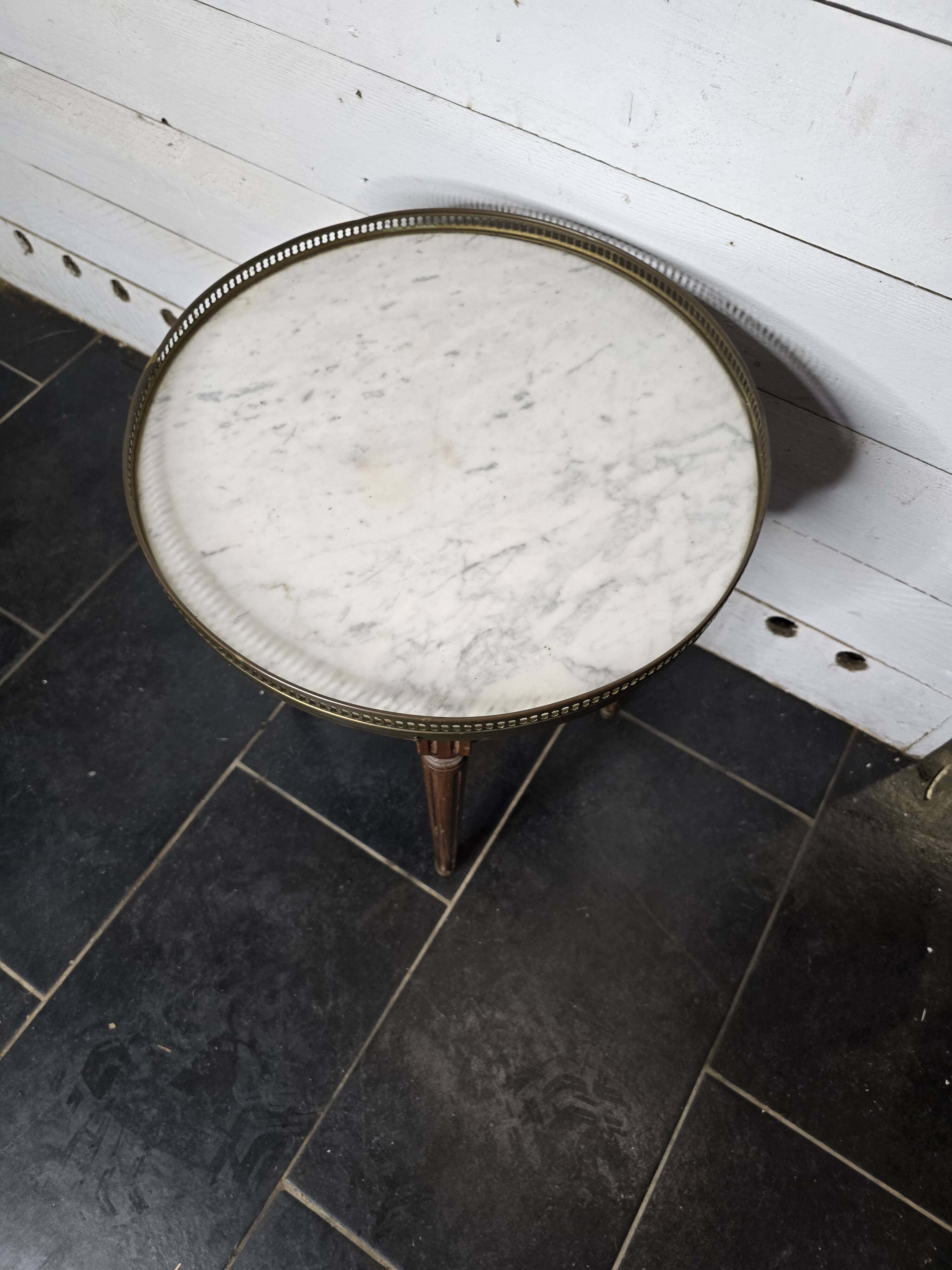 Table bouillotte style Louis XVI en acajou