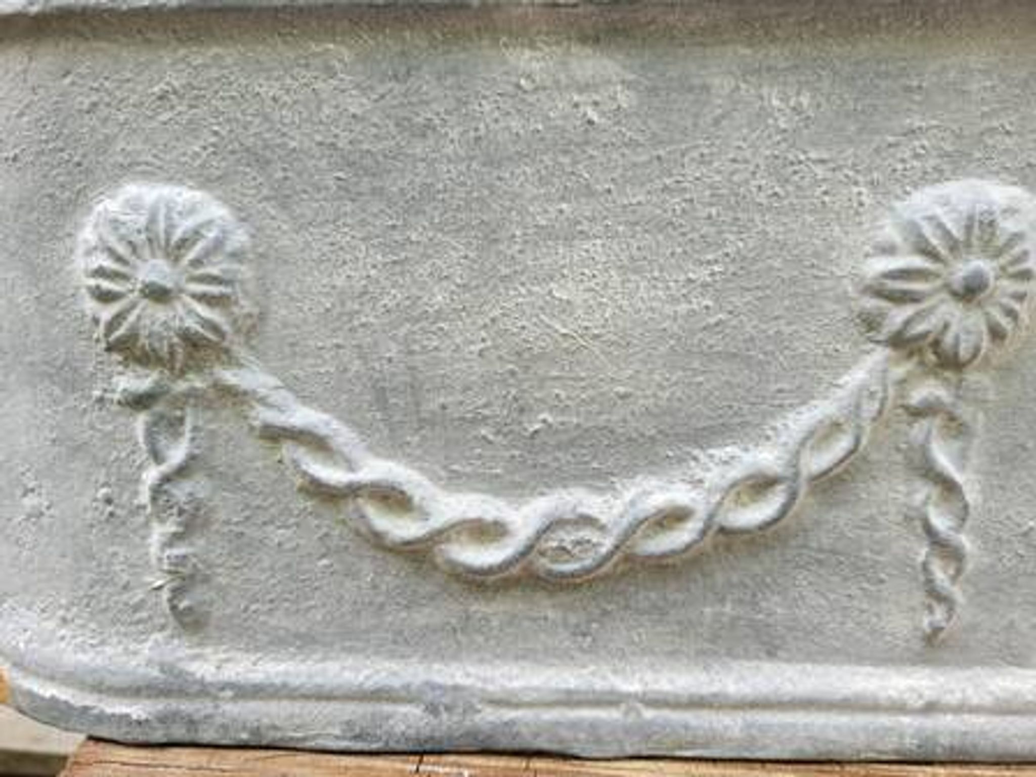 Jardinière en fonte grise