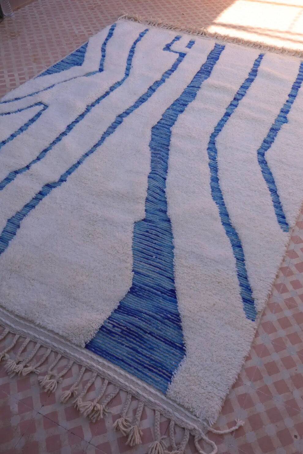 Azilal rug Traditional handwoven size 150 x 250 cm