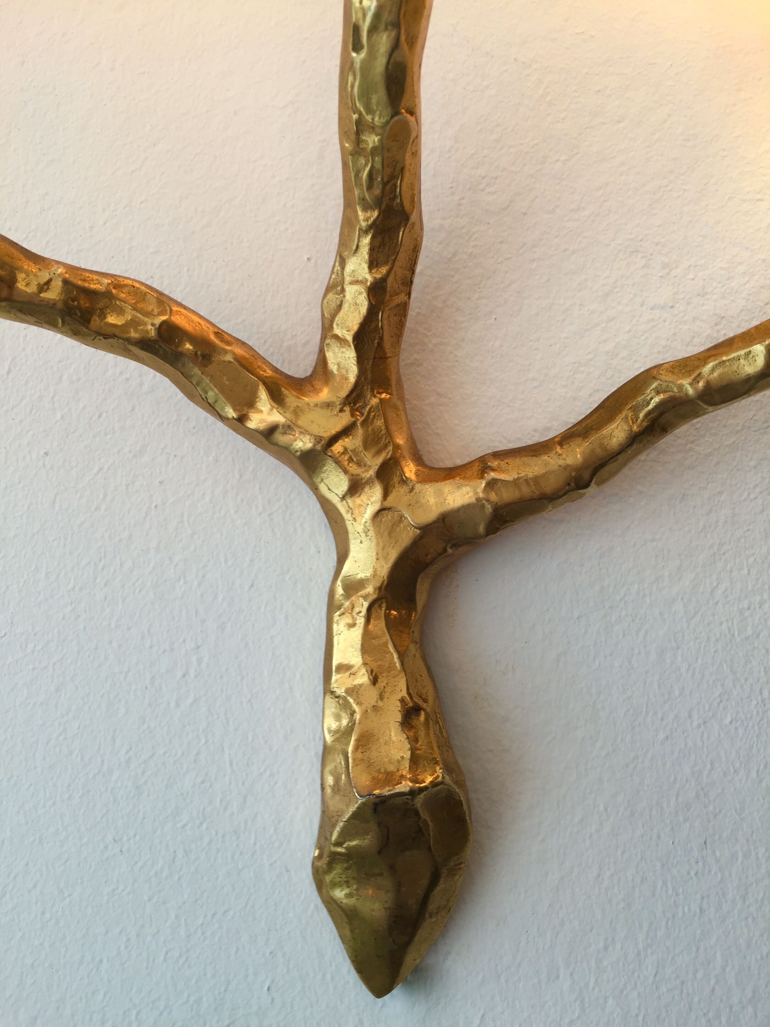 Arlus Publisher. Pair of appliques in gilded bronze