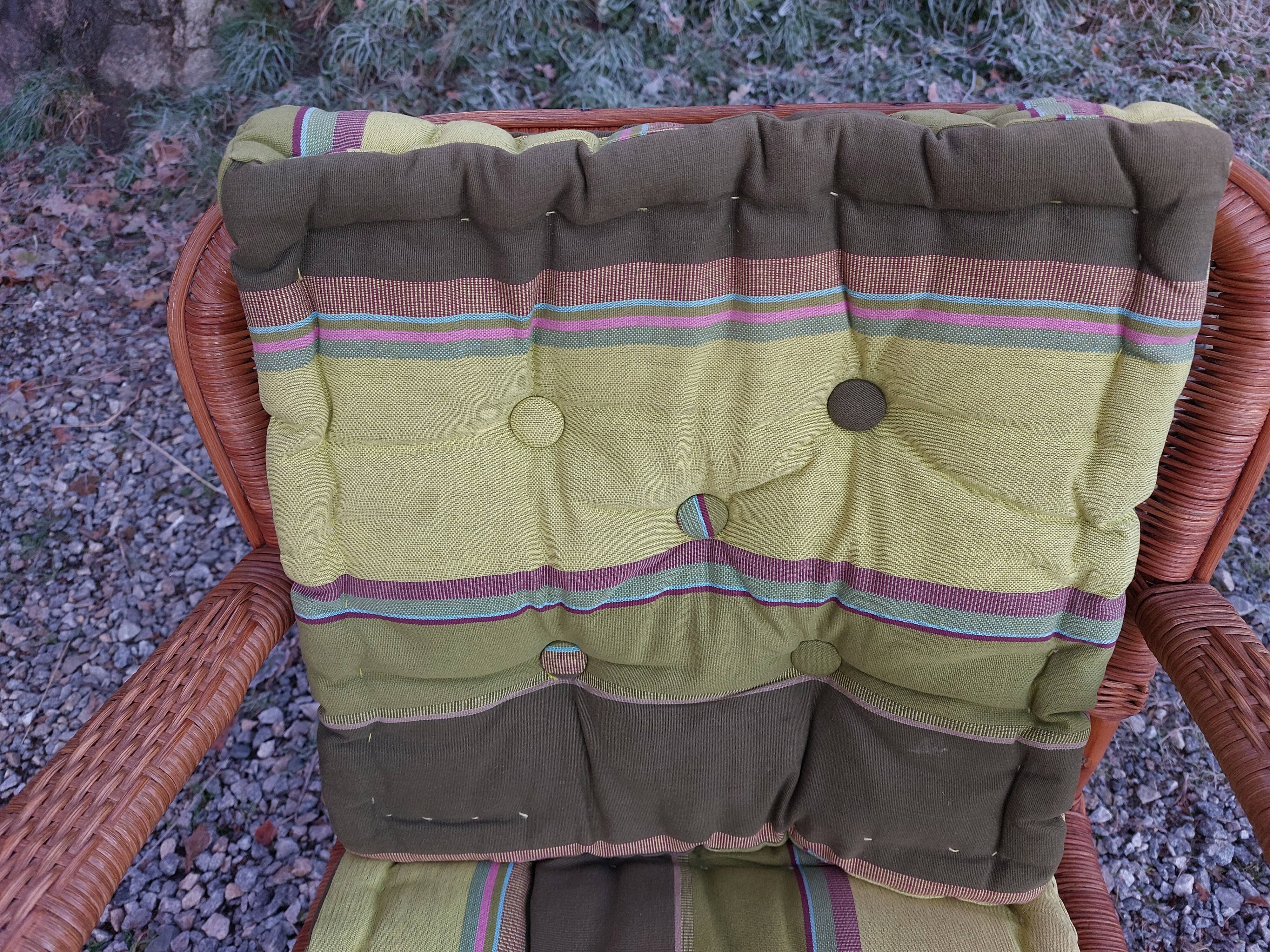 4 armchairs and a coffee table made of rattan and bamboo wood, vintage.
