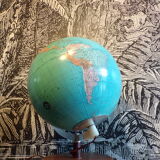 Globe terrestre lumineux vintage