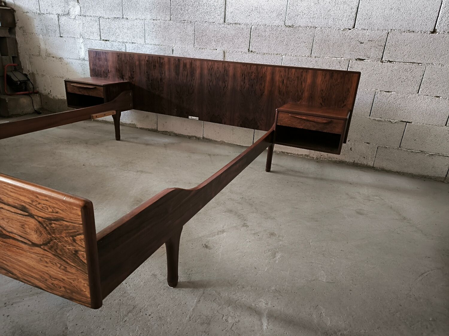 Lit scandinave en palissandre vintage