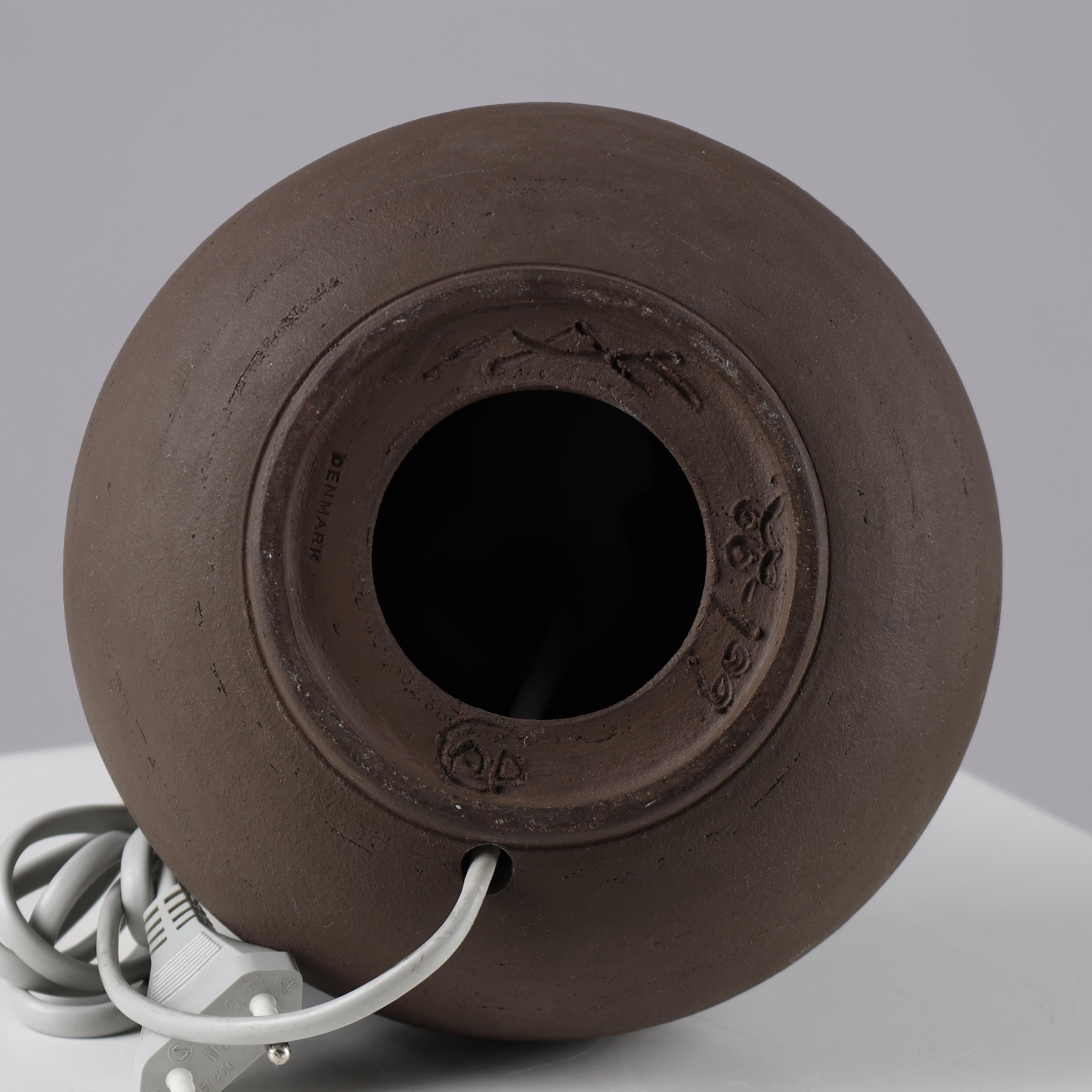 Nils Kahler table lamp in ceramic by Herman A. Kähler, Denmark, 1960 signed.